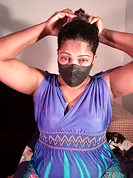 Snapshot of Kim_kardashia1 chatting on 12/02/24, 03:47 Kim kardashia1 online show from 12/02/24, 03:47