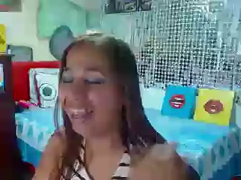 Snapshot of CaroMasha chatting on 12/08/24, 02:28 CaroMasha online show from 12/08/24, 02:28