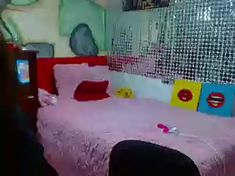 Snapshot of CaroMasha chatting on 01/03/25, 11:01 CaroMasha online show from 01/03/25, 11:01