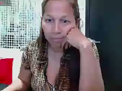 Snapshot of CaroMasha chatting on 03/01/25, 06:32 CaroMasha online show from 03/01/25, 06:32