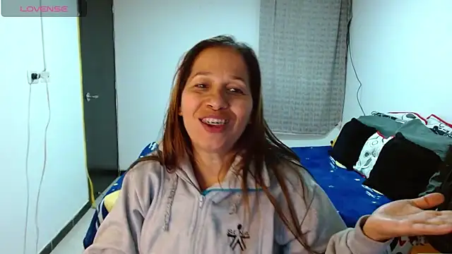 Snapshot of CaroMasha chatting on 03/13/26, 06:42 CaroMasha online show from 03/13/26, 06:42