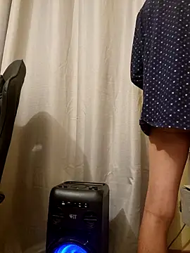 Snapshot of ppp233 chatting on 12/13/24, 03:27 ppp233 online show from 12/13/24, 03:27