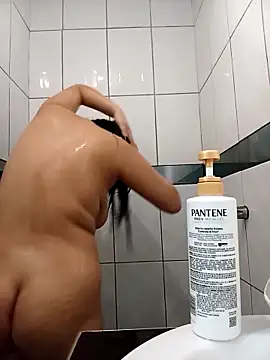 Snapshot of ladygmusic chatting on 02/10/26, 06:12 ladygmusic online show from 02/10/26, 06:12