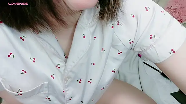 mi chat online show from 04/30/26, 03:40