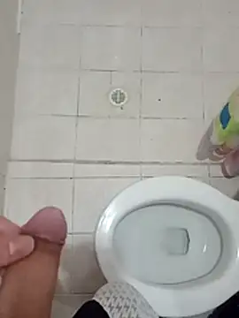 Snapshot of Wynni chatting on 04/02/26, 07:00 Wynni online show from 04/02/26, 07:00