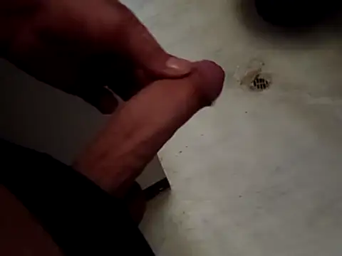 Snapshot of Wynni chatting on 04/03/26, 11:19 Wynni online show from 04/03/26, 11:19