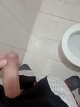 Snapshot of Wynni chatting on 04/06/26, 02:29 Wynni online show from 04/06/26, 02:29