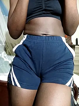 Snapshot of julietunderwoood chatting on 03/15/25, 04:35 julietunderwoood online show from 03/15/25, 04:35