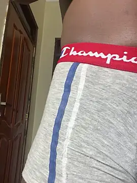 Snapshot of julietunderwoood chatting on 09/26/25, 04:38 julietunderwoood online show from 09/26/25, 04:38