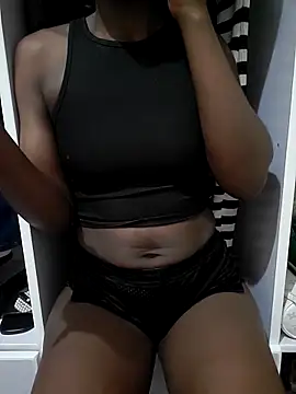 Snapshot of julietunderwoood chatting on 11/06/25, 04:41 julietunderwoood online show from 11/06/25, 04:41