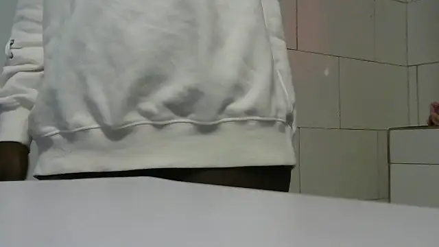 julietunderwoood online show from 05/02/26, 06:40