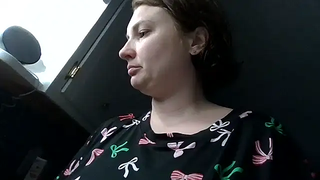 MilfyMrsRobinson online show from 12/17/25, 12:00