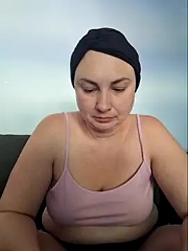MilfyMrsRobinson online show from 05/14/26, 01:29
