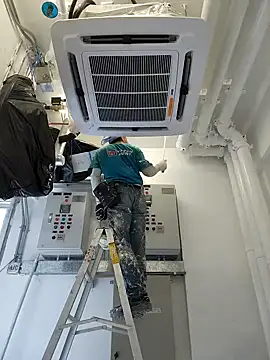 Snapshot of 2tomka52052sex chatting on 01/06/25, 06:47 2tomka52052sex online show from 01/06/25, 06:47