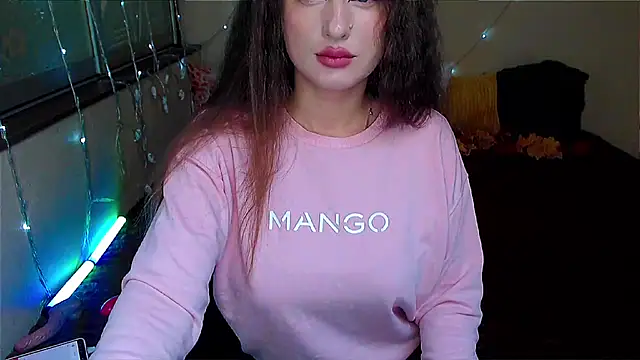 LizaSenri online show from 11/25/25, 07:19