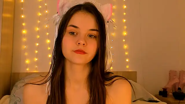 Snapshot of evelinal_ove chatting on 02/01/25, 01:09 evelinal ove online show from 02/01/25, 01:09