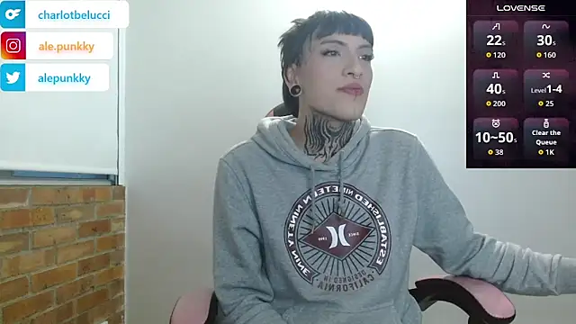 charlotbelucci  online show from 10/30/25, 10:27