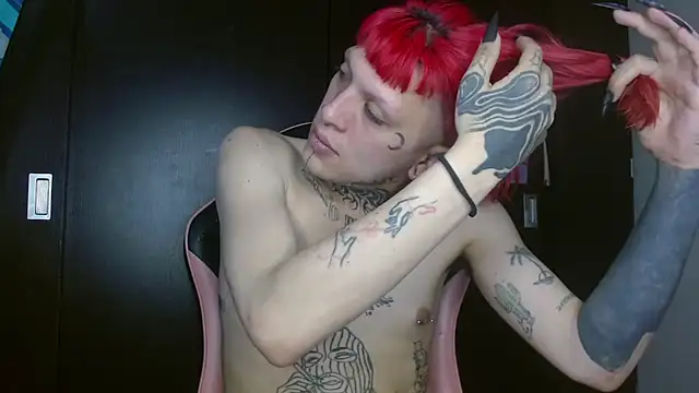 charlotbelucci  online show from 04/28/26, 02:11