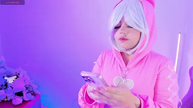 Snapshot of Ahri_Elderwood chatting on 01/14/26, 05:13 Ahri Elderwood online show from 01/14/26, 05:13