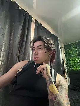 Snapshot of Yogurdebrownie69 chatting on 02/12/25, 10:26 Yogurdebrownie69 online show from 02/12/25, 10:26