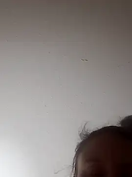 Snapshot of PrettyPocahontas69 chatting on 10/21/25, 10:21 PrettyPocahontas69 online show from 10/21/25, 10:21