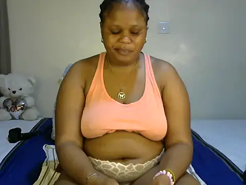 Snapshot of ebony_Catalia chatting on 10/20/25, 04:40 ebony Catalia online show from 10/20/25, 04:40