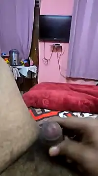 Snapshot of Loveboycurvy chatting on 12/26/24, 07:05 Loveboycurvy online show from 12/26/24, 07:05