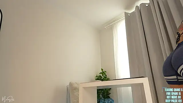 Snapshot of mimmyfit1 chatting on 11/11/25, 04:51 mimmyfit1 online show from 11/11/25, 04:51