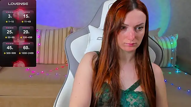 Snapshot of FlamyGold chatting on 10/21/25, 12:33 FlamyGold online show from 10/21/25, 12:33