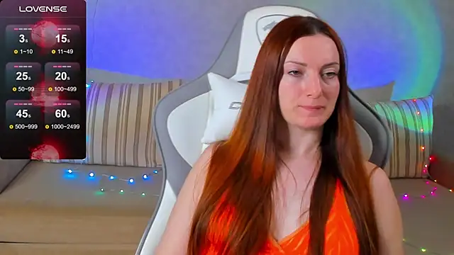 Snapshot of FlamyGold chatting on 10/22/25, 01:00 FlamyGold online show from 10/22/25, 01:00