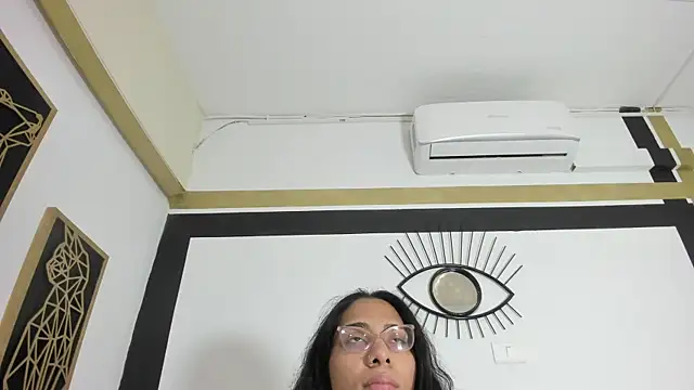 EmilyGomezLS online show from 10/13/25, 11:32