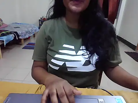 Snapshot of JustinaIra chatting on 10/08/25, 07:44 JustinaIra online show from 10/08/25, 07:44