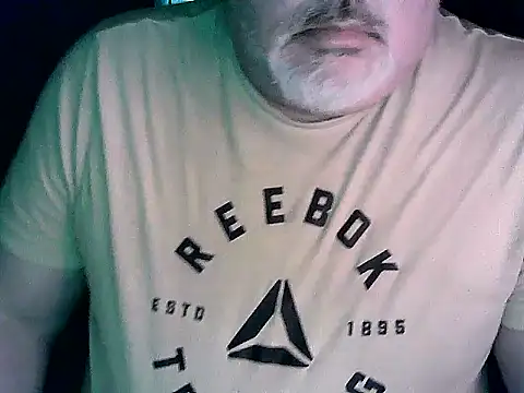 Snapshot of cashot58 chatting on 10/28/25, 04:42 cashot58 online show from 10/28/25, 04:42