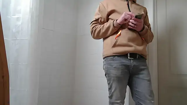 Snapshot of maxmueller321 chatting on 02/25/25, 11:08 maxmueller321 online show from 02/25/25, 11:08