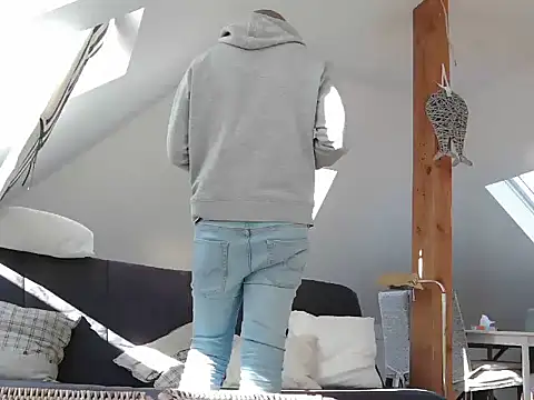 Snapshot of maxmueller321 chatting on 03/18/26, 09:12 maxmueller321 online show from 03/18/26, 09:12