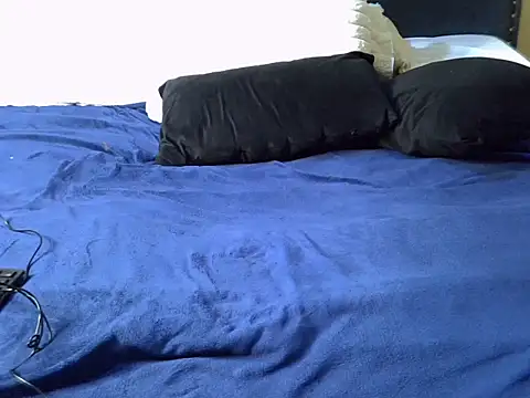 Snapshot of Bed_cinnamon chatting on 12/18/25, 11:16 Bed cinnamon online show from 12/18/25, 11:16