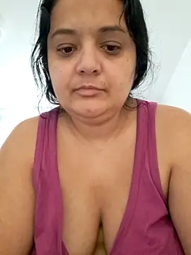 Snapshot of sarahhh1987 chatting on 11/13/25, 06:23 sarahhh1987 online show from 11/13/25, 06:23