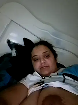 Snapshot of sarahhh1987 chatting on 11/16/25, 03:56 sarahhh1987 online show from 11/16/25, 03:56