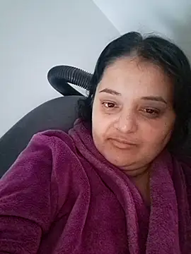 Snapshot of sarahhh1987 chatting on 12/14/25, 10:42 sarahhh1987 online show from 12/14/25, 10:42