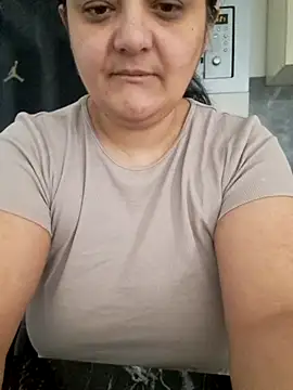 Snapshot of sarahhh1987 chatting on 02/22/26, 08:13 sarahhh1987 online show from 02/22/26, 08:13