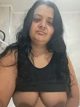 Snapshot of sarahhh1987 chatting on 02/27/26, 08:20 sarahhh1987 online show from 02/27/26, 08:20