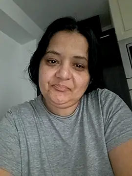 Snapshot of sarahhh1987 chatting on 03/01/26, 08:49 sarahhh1987 online show from 03/01/26, 08:49