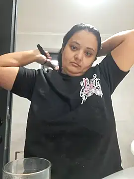 Snapshot of sarahhh1987 chatting on 03/02/26, 08:43 sarahhh1987 online show from 03/02/26, 08:43