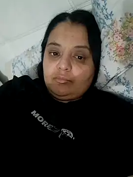 Snapshot of sarahhh1987 chatting on 03/15/26, 07:31 sarahhh1987 online show from 03/15/26, 07:31