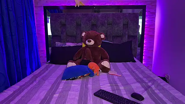 Snapshot of Juva___ chatting on 09/18/25, 11:29 Juva    online show from 09/18/25, 11:29