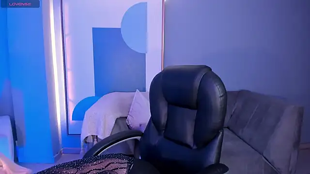 HannaConnor  online show from 03/07/25, 08:00