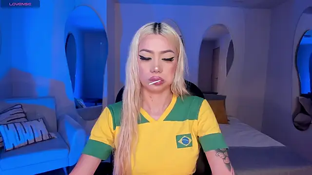 HannaConnor  online show from 03/22/25, 08:26