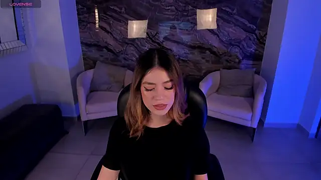 ViolettHansson online show from 02/16/25, 10:21