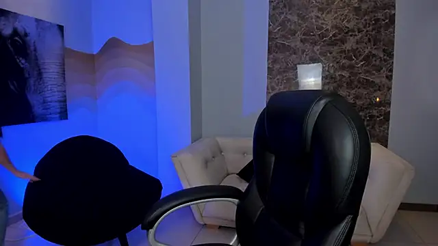 Snapshot of AliceHarper_ chatting on 10/23/25, 07:12 AliceHarper online show from 10/23/25, 07:12