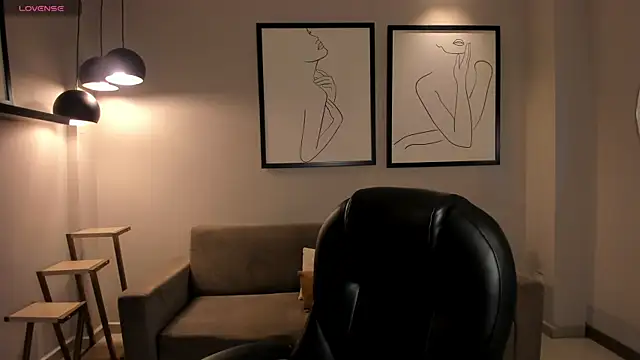 Snapshot of AliceHarper_ chatting on 10/29/25, 07:48 AliceHarper online show from 10/29/25, 07:48